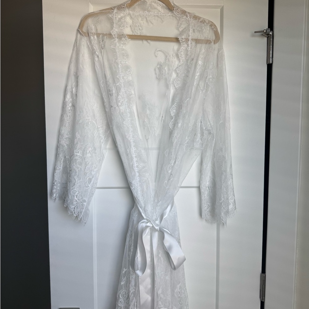 White lace bridal robe & slip